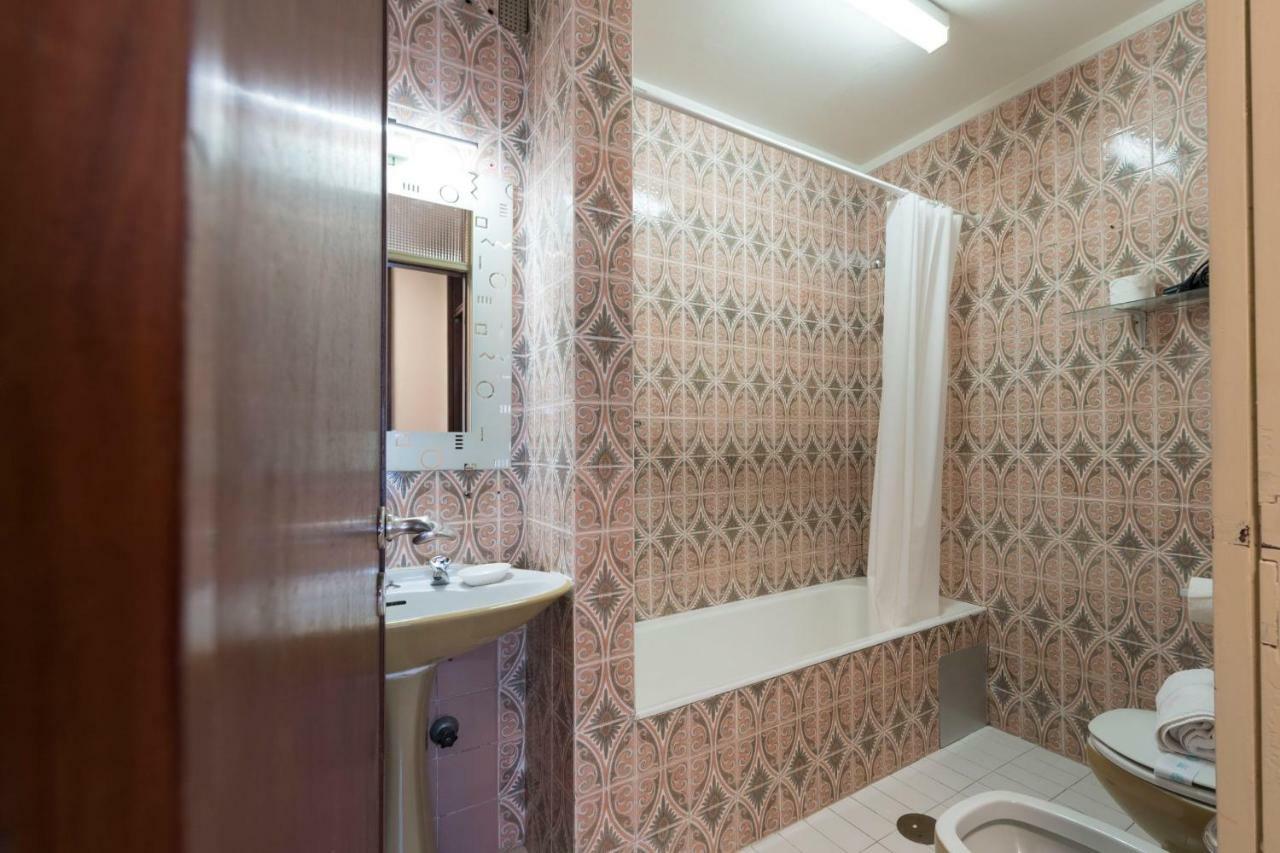 Lovelystay - Genuine Bonfim Balcony Flat Porto Buitenkant foto