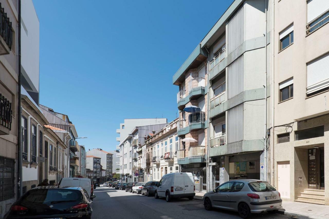 Lovelystay - Genuine Bonfim Balcony Flat Porto Buitenkant foto
