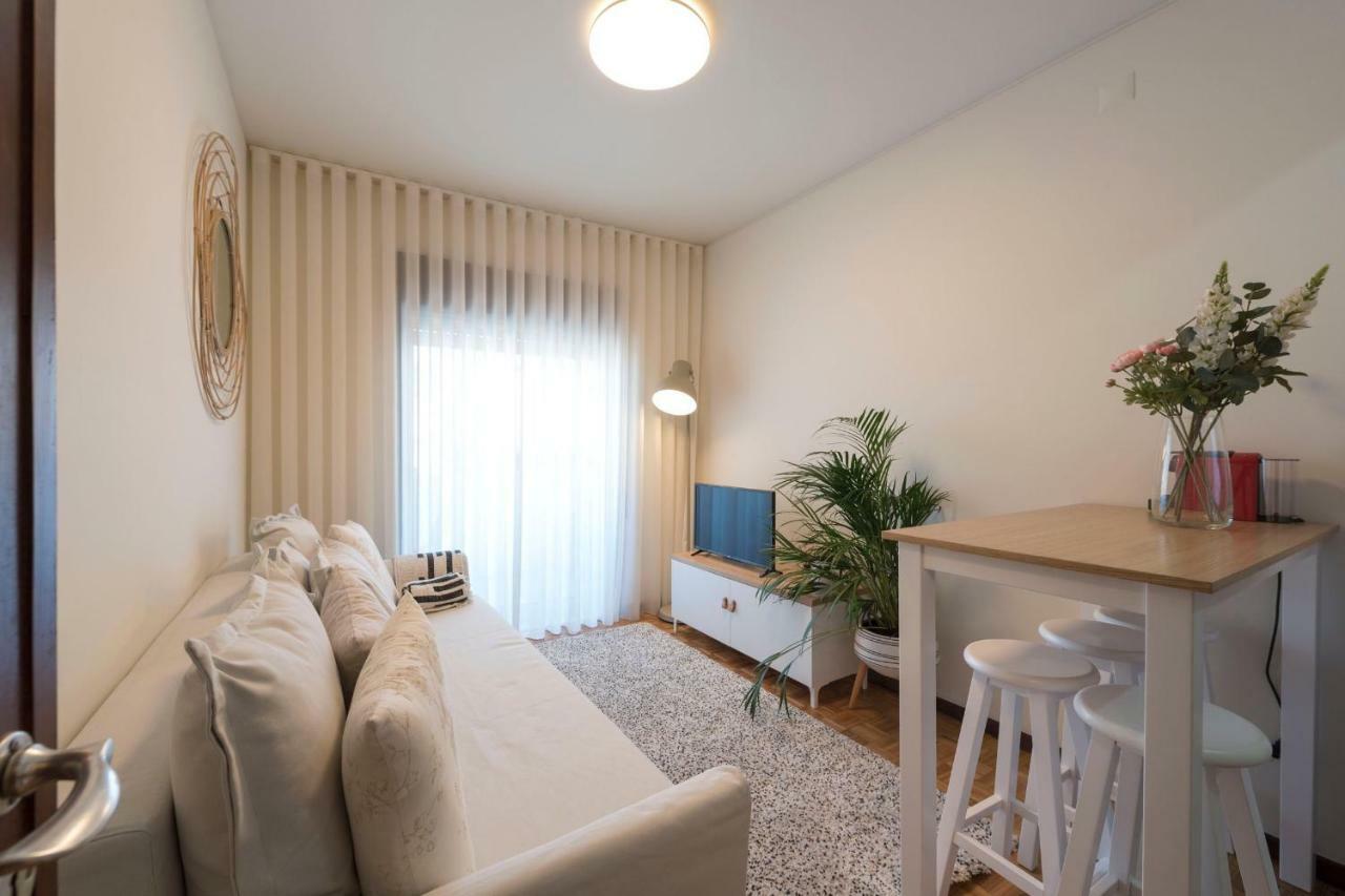 Lovelystay - Genuine Bonfim Balcony Flat Porto Buitenkant foto